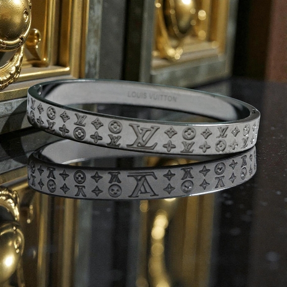 Silver Patterned Bracelet - Picture 4 of 9